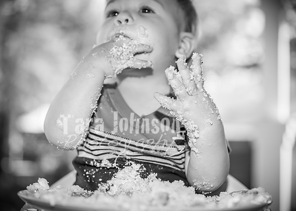 Jon Sculthorpe's Cake Smash - BW - TJP (97 of 141)