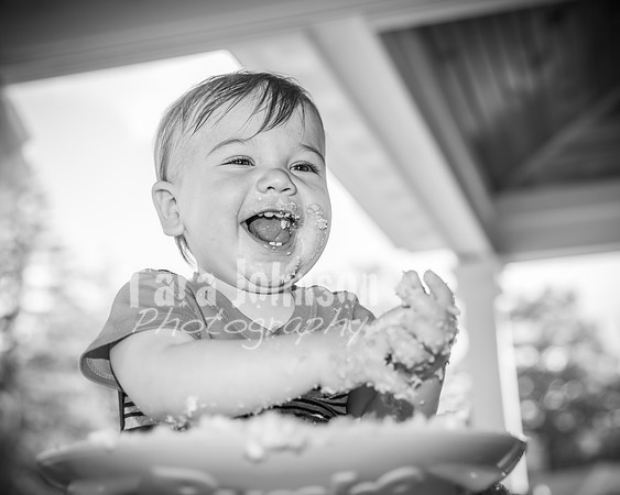 Jon Sculthorpe's Cake Smash - BW - TJP (99 of 141)