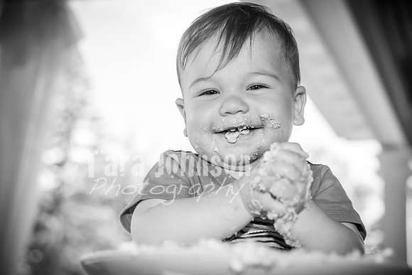 Jon Sculthorpe's Cake Smash - BW - TJP (102 of 141)