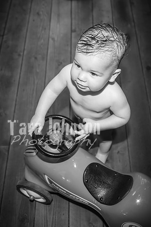 Jon Sculthorpe's Cake Smash - BW - TJP (123 of 141)
