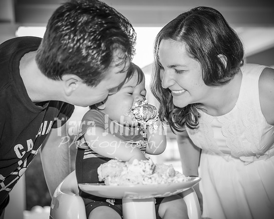 Jon Sculthorpe's Cake Smash - BW - TJP (49 of 141)