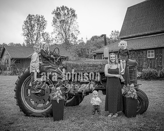 Wyman Family - BW - TJP (1 of 1)