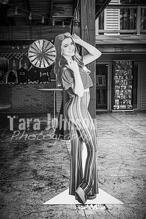 Tara Walsh's Grad Party - BW - TJP (120 of 331)
