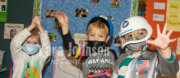 (web) 21 Fall HIES 12-8 (Banners @ 72 ppi) - TJP (19 of 27)