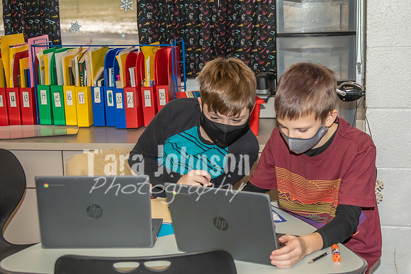 (web) 21 Fall HIES 12-8 (4x6 @ 72 ppi) - TJP (13 of 36)