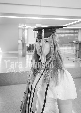 Kera & Friends Grad Photos W25 B&W (204 of 259)