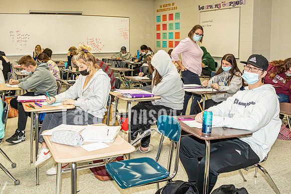 (web) 21 Fall LHS - Academics (4x6 @ 72 ppi) - TJP (35 of 69)