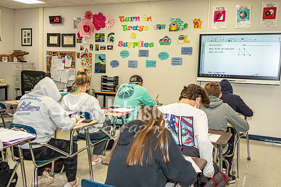 (web) 21 Fall LHS - Academics (4x6 @ 72 ppi) - TJP (38 of 69)
