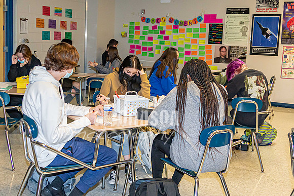 (web) 21 Fall LHS - Academics (4x6 @ 72 ppi) - TJP (40 of 69)