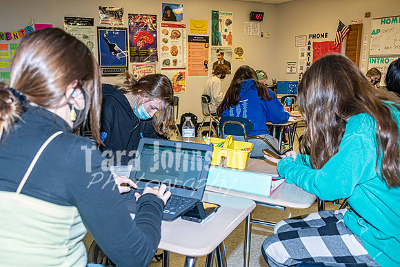 (web) 21 Fall LHS - Academics (4x6 @ 72 ppi) - TJP (42 of 69)