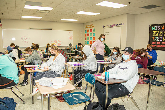 (print) 21 Fall LHS - Academics (Full Res, Various Sizes) - TJP (35 of 69)