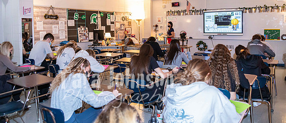 (web) 21 Fall LHS - Academics (Banners @ 72 ppi) - TJP (5 of 66)