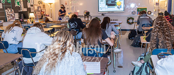 (web) 21 Fall LHS - Academics (Banners @ 72 ppi) - TJP (6 of 66)