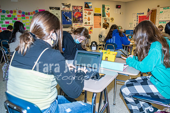 (print) 21 Fall LHS - Academics (Full Res, Various Sizes) - TJP (42 of 69)