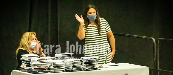 (web) 21 HHS-AE Graduation (Banners @ 72 ppi) - TJP (2 of 30)
