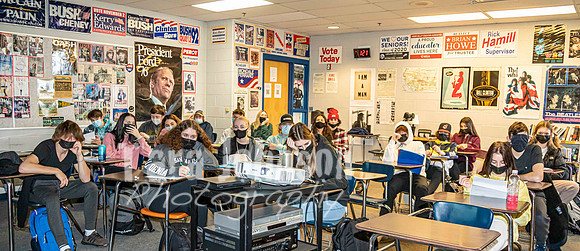 (web) 21 Fall LHS - Academics (Banners @ 72 ppi) - TJP (32 of 66)