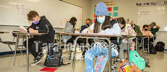 (web) 21 Fall LHS - Academics (Banners @ 72 ppi) - TJP (35 of 66)