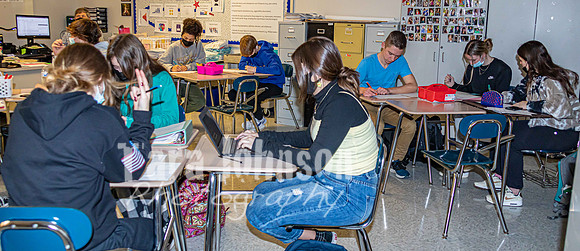 (web) 21 Fall LHS - Academics (Banners @ 72 ppi) - TJP (39 of 66)