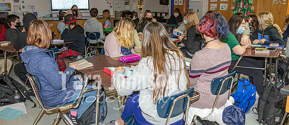 (web) 21 Fall LHS - Academics (Banners @ 72 ppi) - TJP (45 of 66)