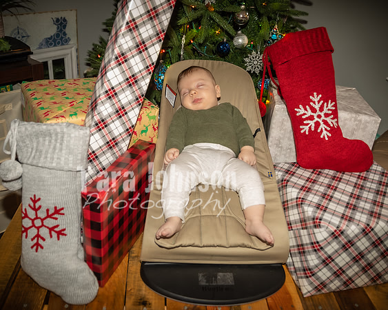 Zephania's 1st Christmas (17 of 24)