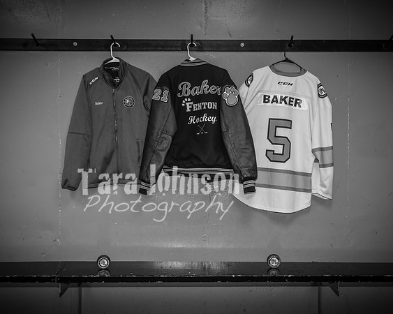 Caleb Baker Hockey Family - BW - TJP (6 of 54)