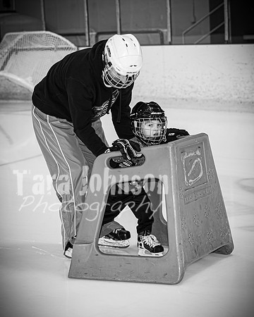 Caleb Baker Hockey Family - BW - TJP (7 of 54)