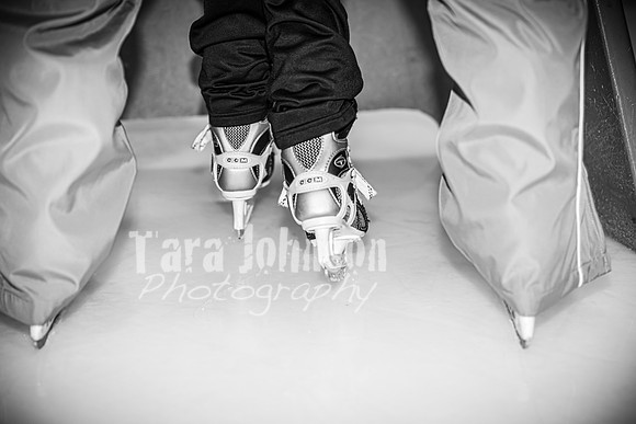Caleb Baker Hockey Family - BW - TJP (13 of 54)