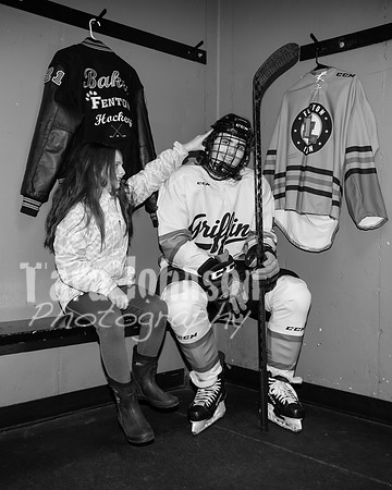 Caleb Baker Hockey Family - BW - TJP (52 of 54)