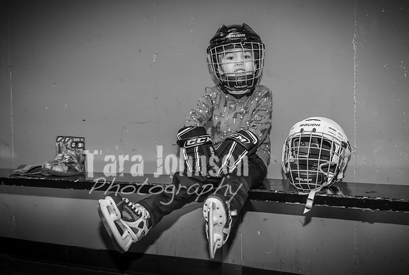 Caleb Baker Hockey Family - BW - TJP (2 of 54)