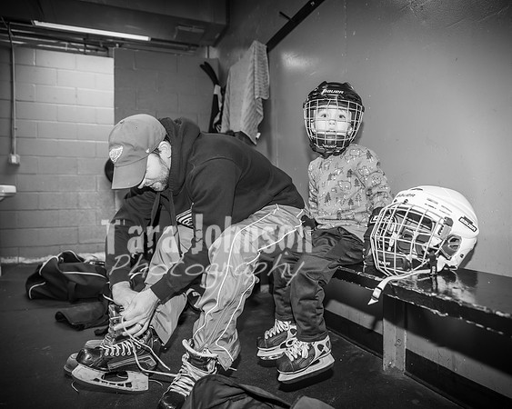 Caleb Baker Hockey Family - BW - TJP (3 of 54)