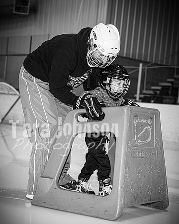 Caleb Baker Hockey Family - BW - TJP (8 of 54)