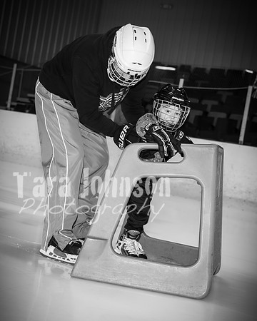 Caleb Baker Hockey Family - BW - TJP (10 of 54)