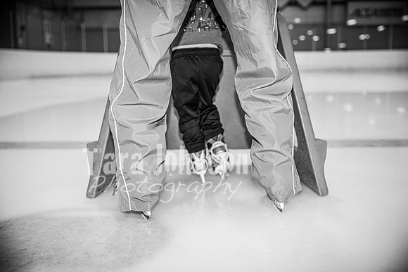 Caleb Baker Hockey Family - BW - TJP (14 of 54)