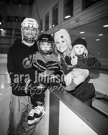 Caleb Baker Hockey Family - BW - TJP (40 of 54)
