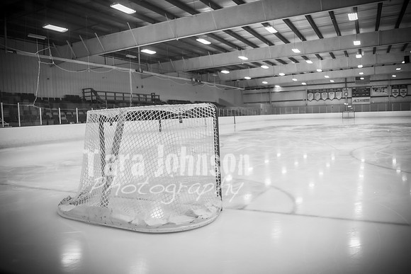 Caleb Baker Hockey Family - BW - TJP (46 of 54)