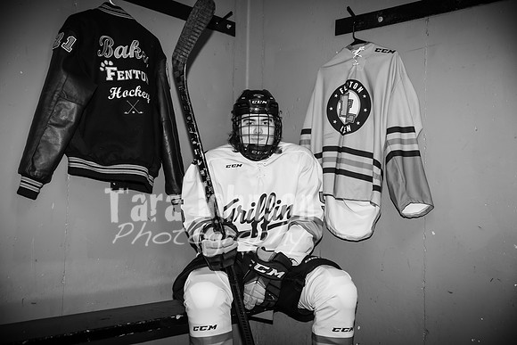 Caleb Baker Hockey Family - BW - TJP (51 of 54)