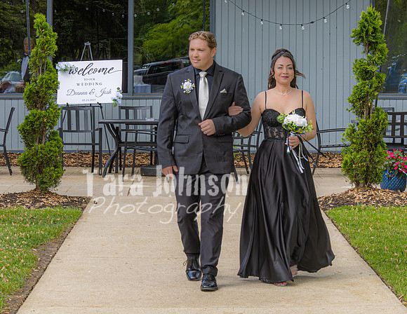 Josh & Deanna Klann Wedding - Allison Richards (6 of 40)