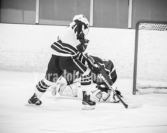 2021 MHS Hockey - Quintyn Young - BW - TJP (29 of 86)