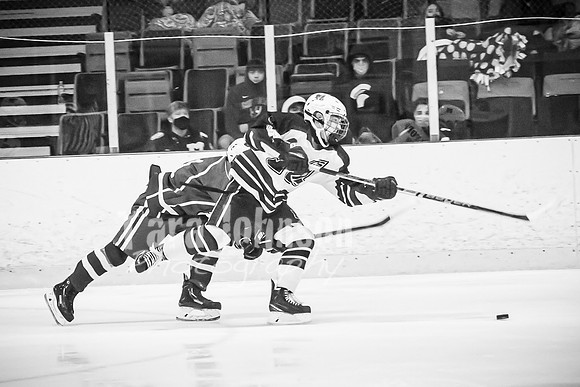 2021 MHS Hockey - Quintyn Young - BW - TJP (70 of 86)