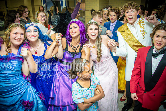 24 LHS - Descendants - Celebration - TJP (8 of 42)