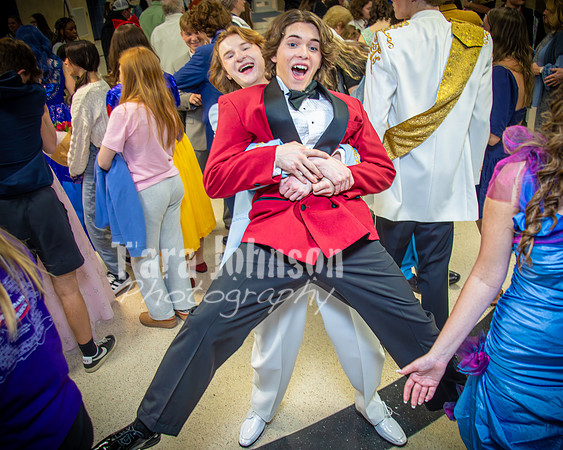 24 LHS - Descendants - Celebration - TJP (25 of 42)