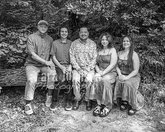 Torres Family @ Paint Creek Trail - BW - TJP (14 of 36)