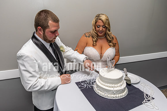 J. & D. Klann - Cutting of the Cake - TJP (14 of 24)