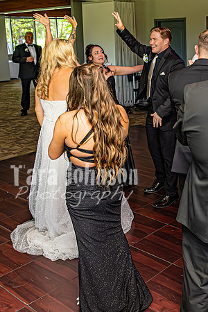 J. & D. Klann - Dances - Bridal Party - TJP (15 of 18)