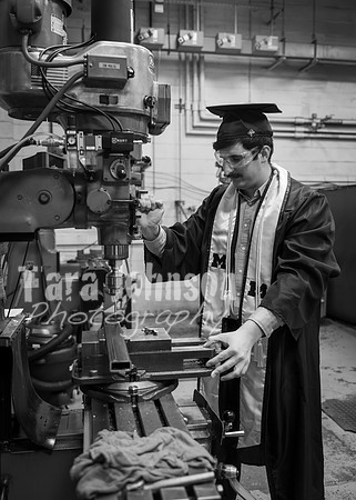 Kera & Friends Grad Photos W25 B&W (225 of 259)