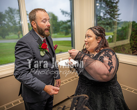 Eric & Elyse - Wedding Cake - TJP (14 of 18)