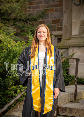 24 U of M Grad Photos - Audrey-179