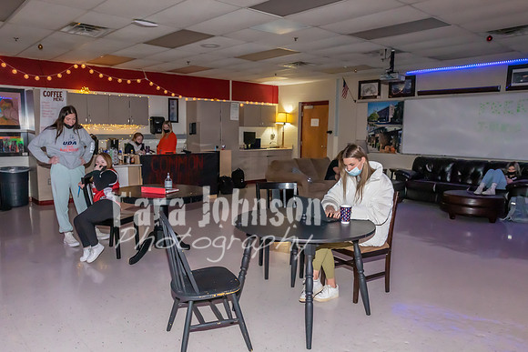 (web) 2022 Winter MHS - Coffee house & Ind. Arts 1-21  (4x6 @ 72 ppi & 10 MB max) - TJP (6 of 57)