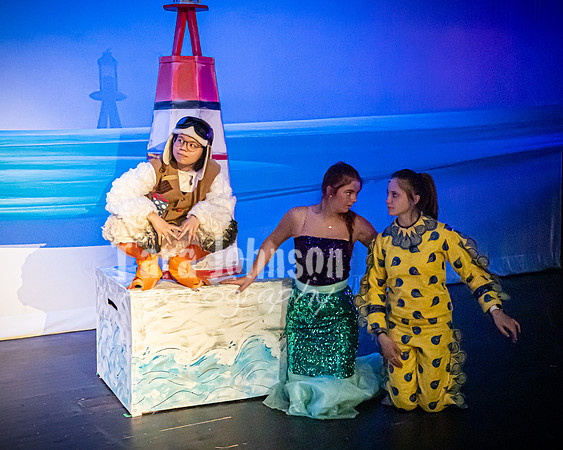 22 LHS Theatre - Mermaid R1 - Act 1 - TJP (170 of 363)