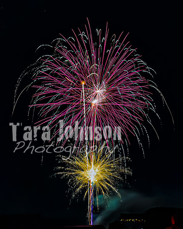 2022 Cedar Island Fireworks - TJP (21 of 25)